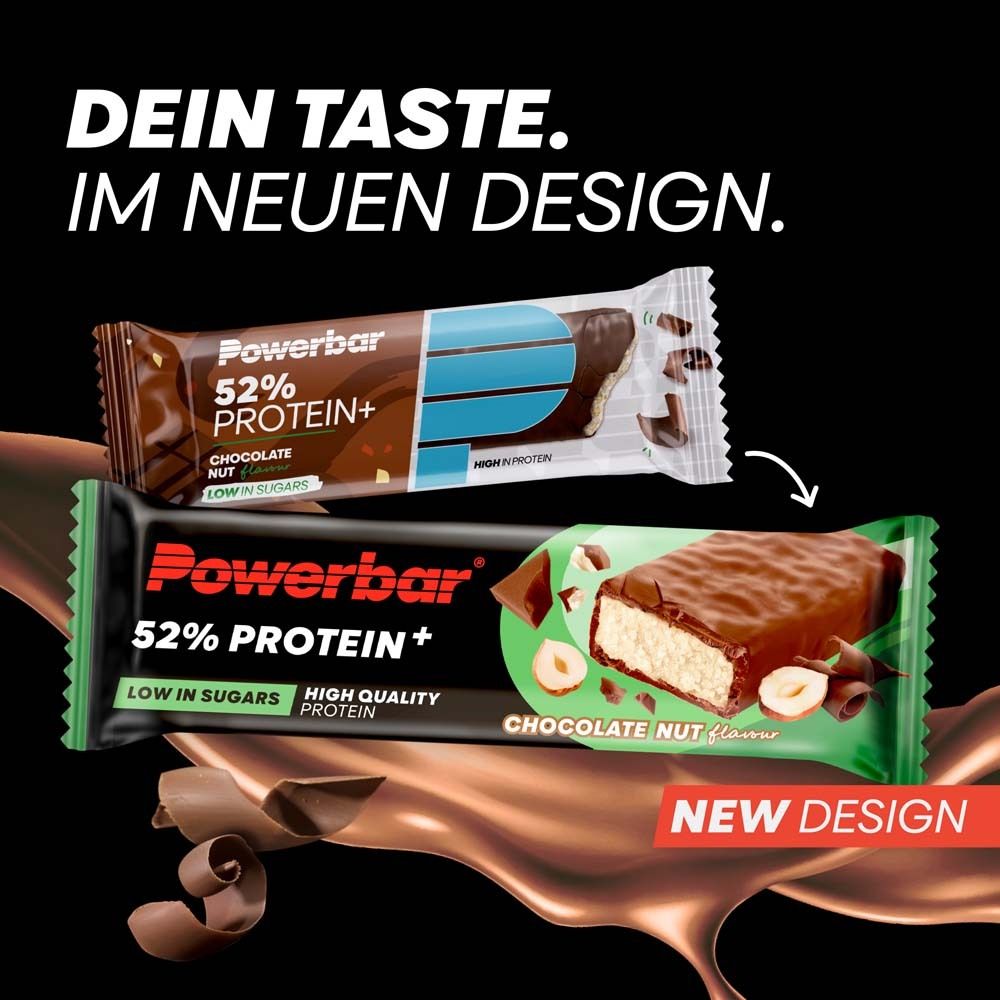 Zwei PowerBar 52% Protein Riegel. Oben: weißer Hintergrund. Unten: Schokoladen-Design. Text: Dein Taste. Im neuen Design.