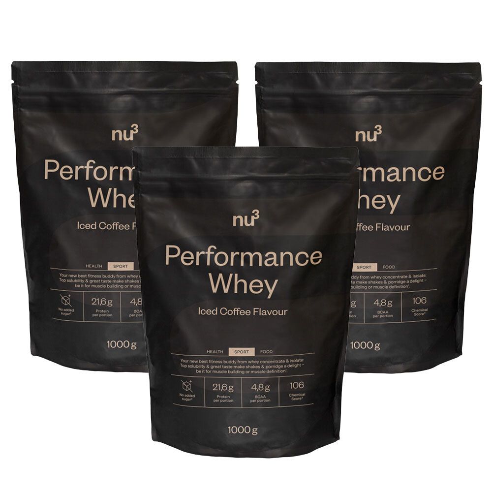 Drei schwarze Beutel nu3 Performance Whey, Eiskaffee-Geschmack. Aufschrift: 1000g, Nährwertangaben.