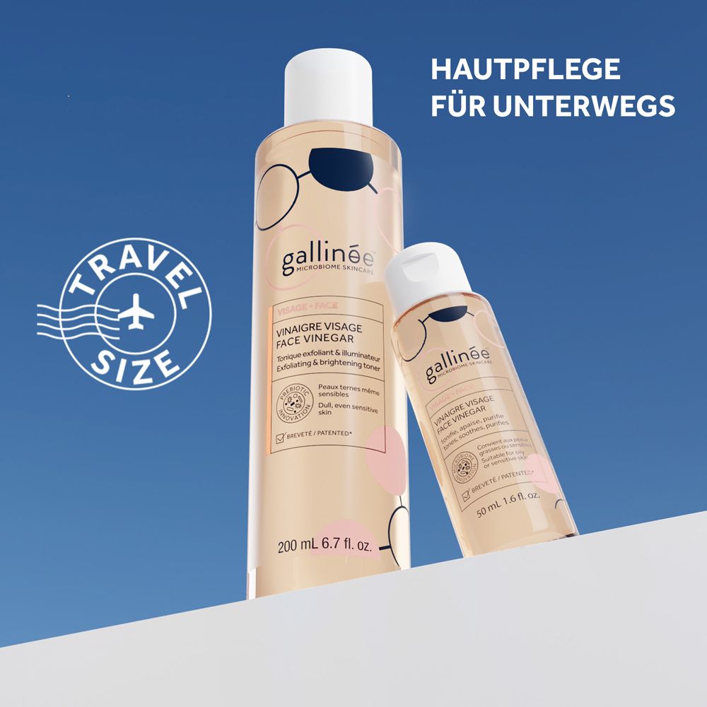 Zwei Flaschen Gallinée Gesichtsessenz, eine 200 ml und eine 50 ml Reisegröße, mit Etiketten und Aufdrucken.