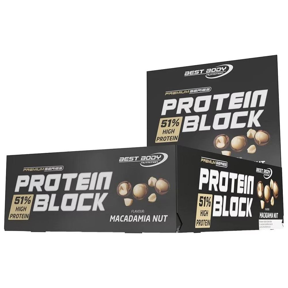 Drei Protein Block Boxen. Schwarze Verpackung mit weißer Schrift. Aufschrift: Protein Block, 51% High Protein, Macadamia Nut.