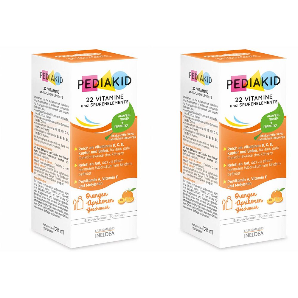 Zwei Kartons mit der Aufschrift PEDIAKID, 22 Vitamine und Spurenelemente. Orangefarbenes Design mit Text und Illustrationen. 125 ml.