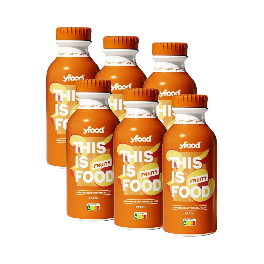 Sechs Flaschen yfood Fruity Peach. Orangefarbene Flaschen mit weißem Deckel und Etikett. Aufschrift: THIS IS FOOD, Fruity, Peach.