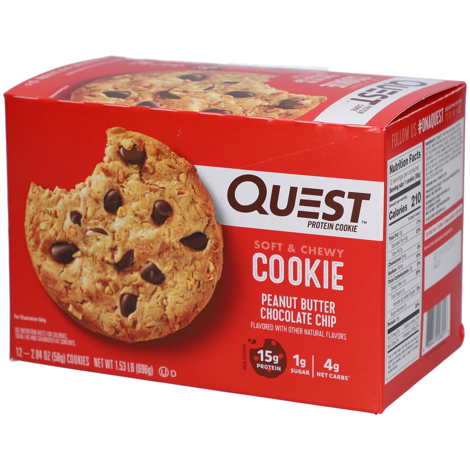 Rote Schachtel mit Quest Protein Cookie Peanut Butter Chocolate Chip. Aufschrift: Soft & Chewy Cookie, 15g Protein, 1g Zucker, 4g Netto-Kohlenhydrate.