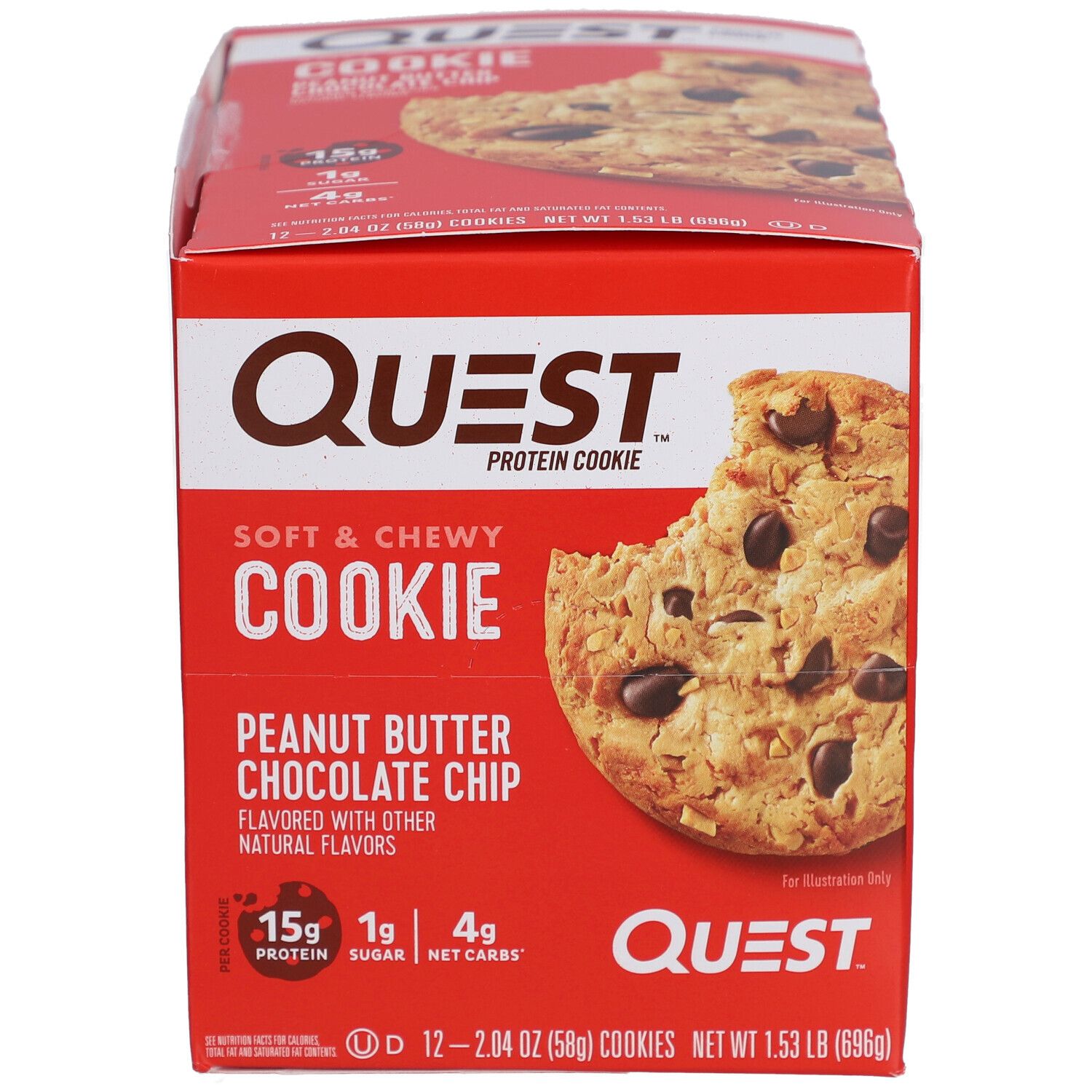 Rote Schachtel mit Quest Protein Cookie Peanut Butter Chocolate Chip. Aufschrift: Soft & Chewy Cookie, 15g Protein, 1g Zucker, 4g Netto-Kohlenhydrate.