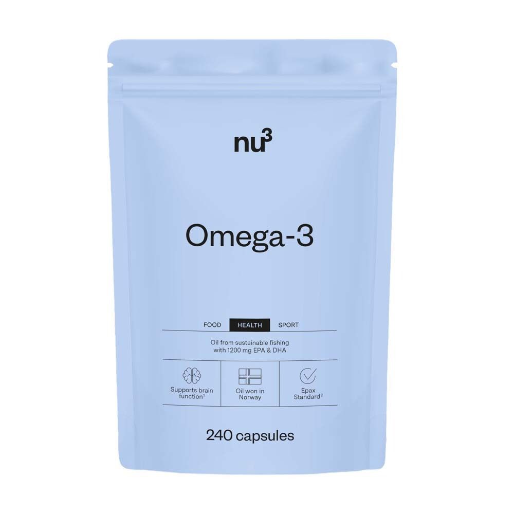 Hellblaue Standbeutel mit "nu3" und "Omega-3" Aufdruck. Enthält 240 Kapseln. Text: "Oil from sustainable fishing".