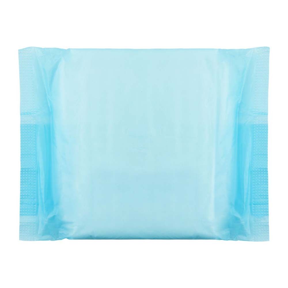 Einzeln verpackte Binde, hellblau. Rechteckige Form mit abgerundeten Ecken. Sichtbare Flügel.