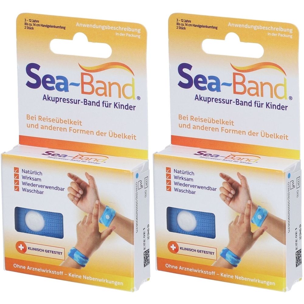 Zwei Packungen Sea-Band Akupressurbänder für Kinder. Blaue Bänder auf Kartonverpackung. Text: "Bei Reiseübelkeit".