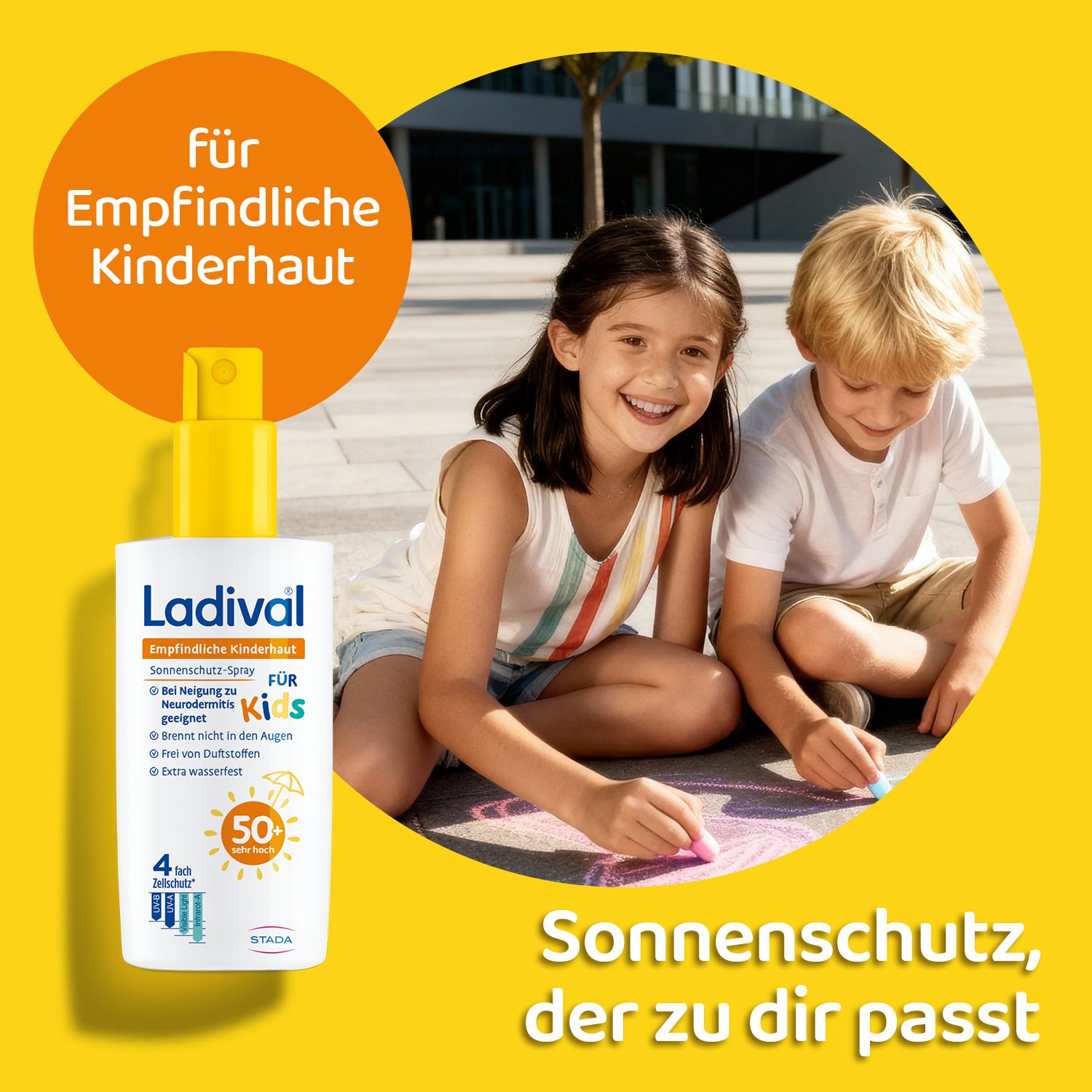 Zwei Kinder malen mit Kreide. Daneben eine Ladival Sonnenschutz-Spray Flasche. Text: Sonnenschutz, der zu dir passt.