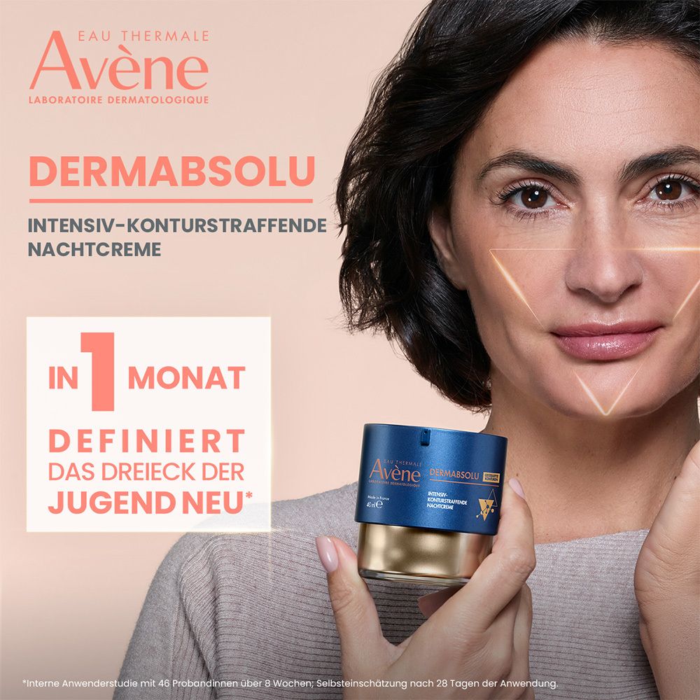 Frau mit Avène DERMABSOLU Nachtcreme. Text: Intensiv-konturstraffende Nachtcreme. Dreieck-Grafik.