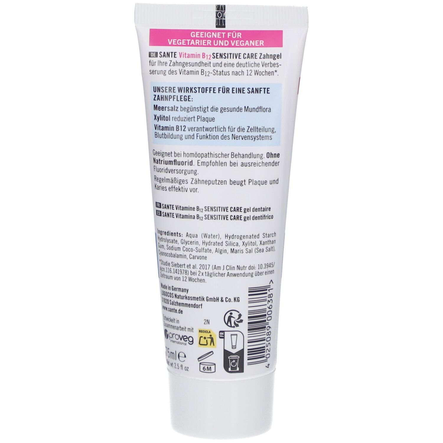 Rückseite der Zahngel-Tube SANTE Vitamin B12 Sensitive Care. Text in mehreren Sprachen, Inhaltsstoffe, Logos.