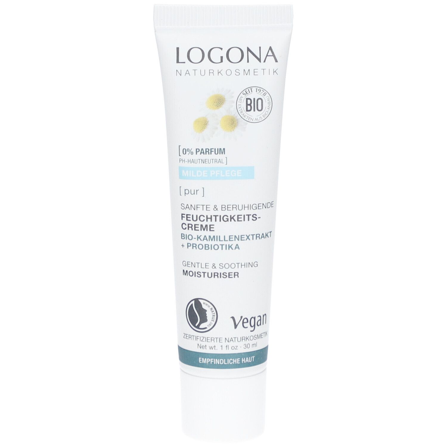 Creme-Tube mit LOGONA-Logo, Kamillenblüten-Illustration und Text. Vegan, für empfindliche Haut.
