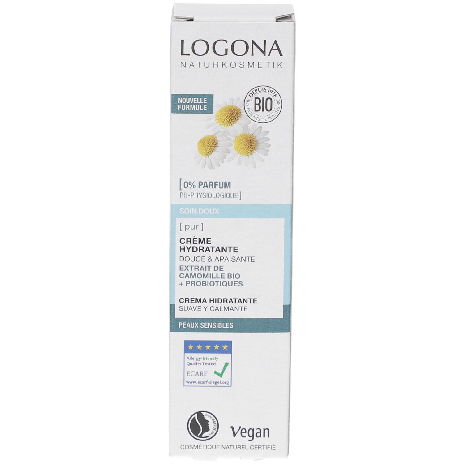 Kartonverpackung mit LOGONA-Logo, Kamillenblüten und Text. Vegan, für empfindliche Haut. Mit Qualitätszeichen.