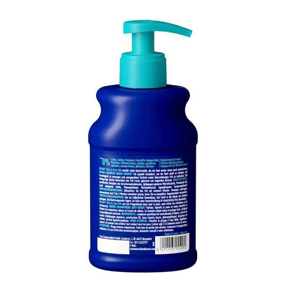 Rückseite der blauen Shampoo-Flasche mit Dosierpumpe. Text und Inhaltsstoffe.