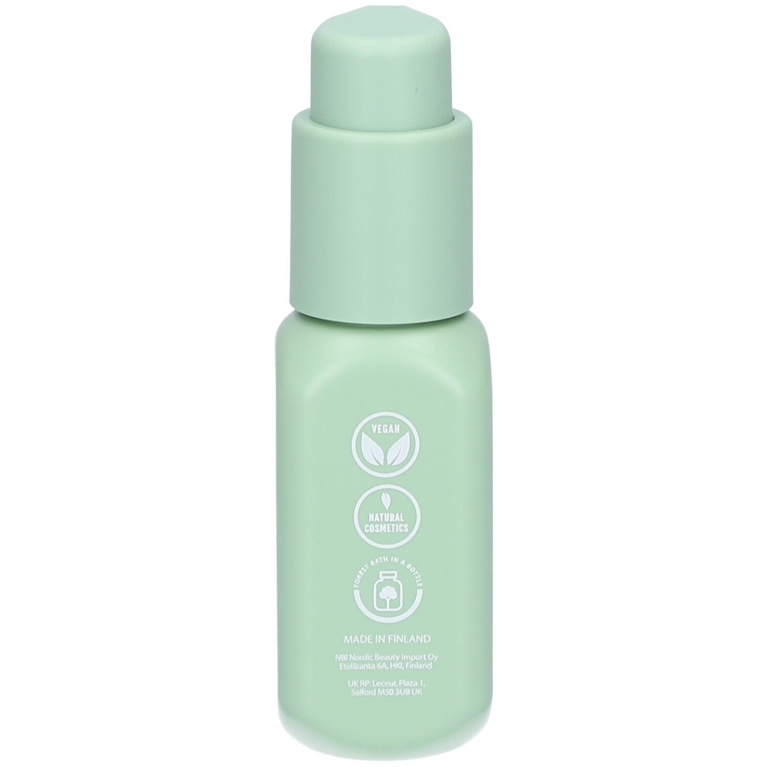 Rückseite einer hellgrünen Flasche. Vegan-Siegel, Naturkosmetik-Siegel, Made in Finland. Aufschrift: Made in Finland.