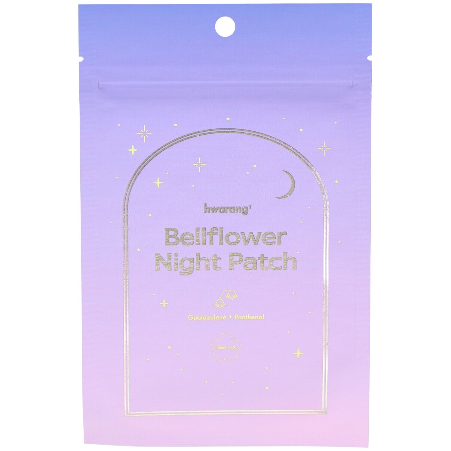 Verpackung mit Produktnamen 'Bellflower Night Patch'. Lila-farbener Beutel mit goldfarbenem Aufdruck. Sterne und Mond-Design.