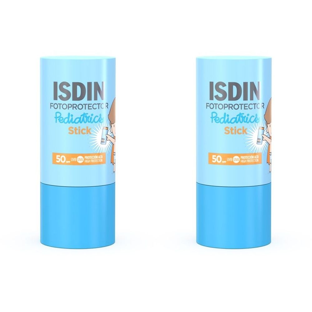 Zwei blaue Sonnenstifte. Aufschrift: ISDIN Fotoprotector Pediatrics Stick LSF 50. Mit Illustration eines Kindes.