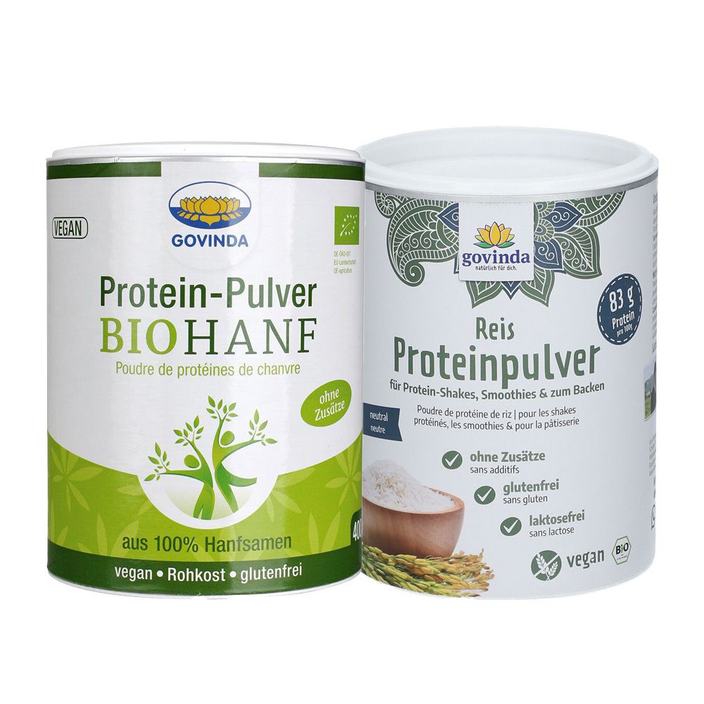 Zwei Dosen Protein-Pulver. Links: Bio Hanf, grün-weiß. Rechts: Reis Protein, weiß. Beide mit Logos und Text.