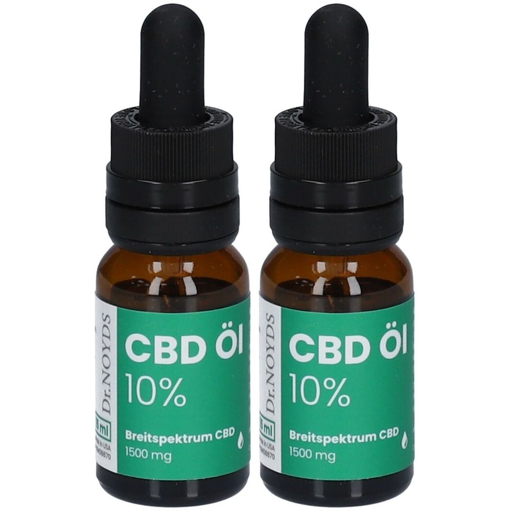 Zwei braune Glasflaschen mit schwarzen Pipetten. Auf den Etiketten steht CBD Öl 10%, Breitspektrum CBD, 1500 mg.