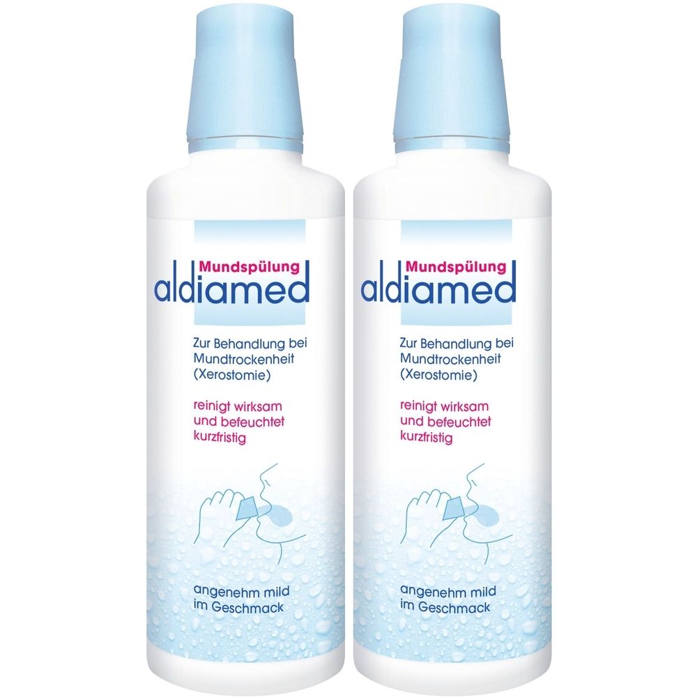 Zwei Flaschen aldiamed Mundspülung. Weiße Flaschen mit blauem Deckel. Text: Zur Behandlung bei Mundtrockenheit, reinigt wirksam.