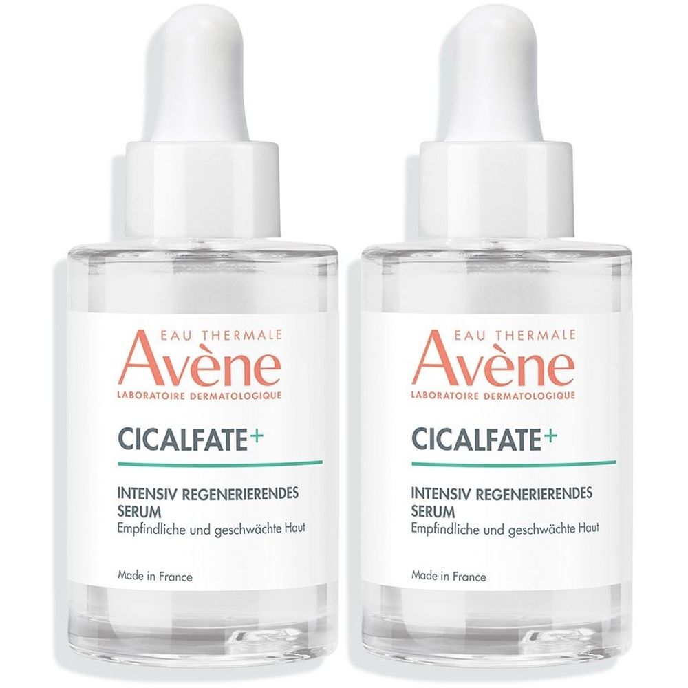 Zwei transparente Flaschen mit weißem Deckel. Auf den Etiketten steht "Avène Cicalfate+".