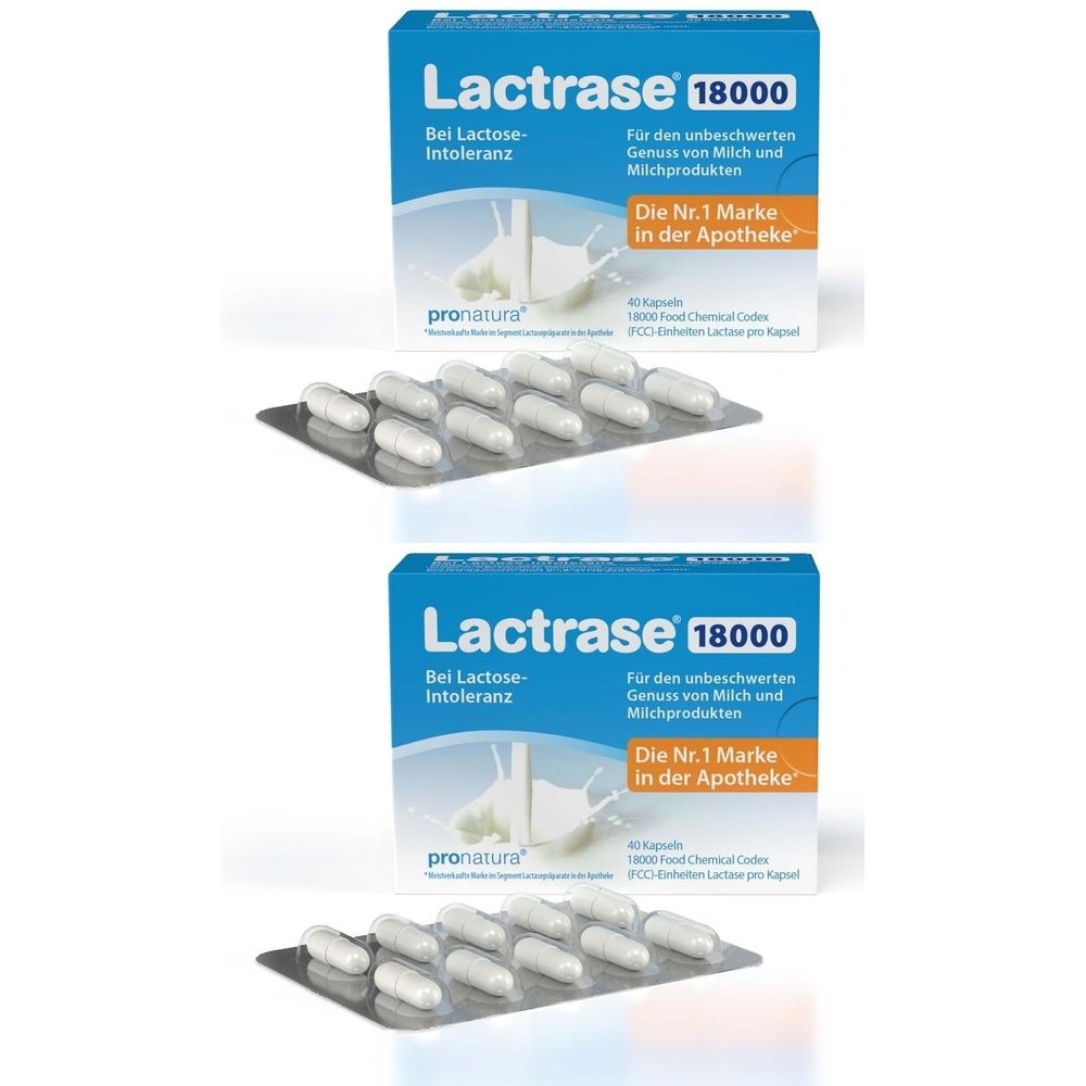 Zwei Packungen Lactrase 18000 mit Kapseln. Blaue Schachteln mit Produktnamen und Text. Blisterpackungen mit Kapseln.