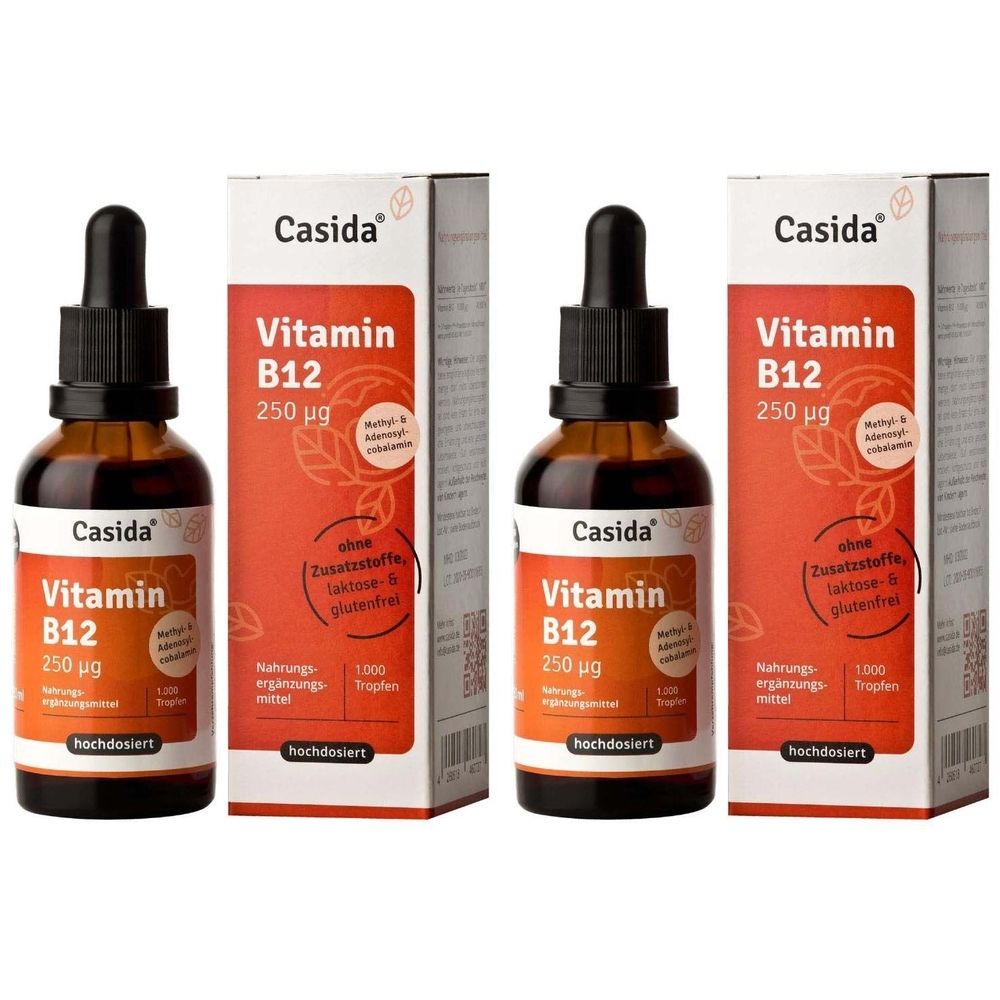 Drei Flaschen und Verpackungen von Casida Vitamin B12. Braune Flaschen mit Tropfer, rote und weiße Verpackung.
