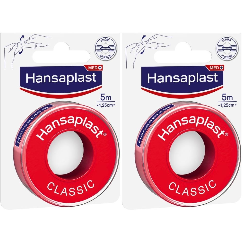 Zwei Rollen Fixierpflaster. Rote Rollen mit weißer Schrift. Verpackung mit Produktnamen und Größenangabe.