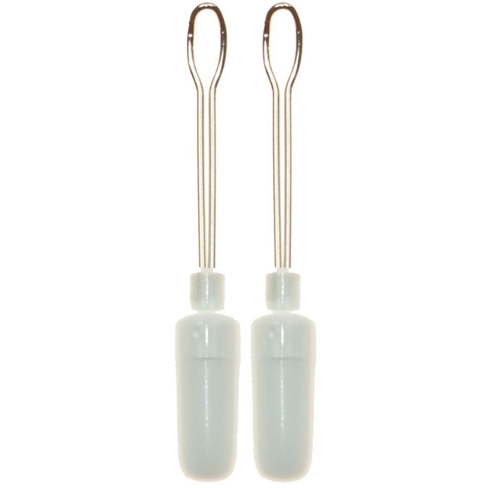 Zwei Ohrreiniger mit weißem Griff und Metallschlaufe. Die Griffe sind zylindrisch geformt.