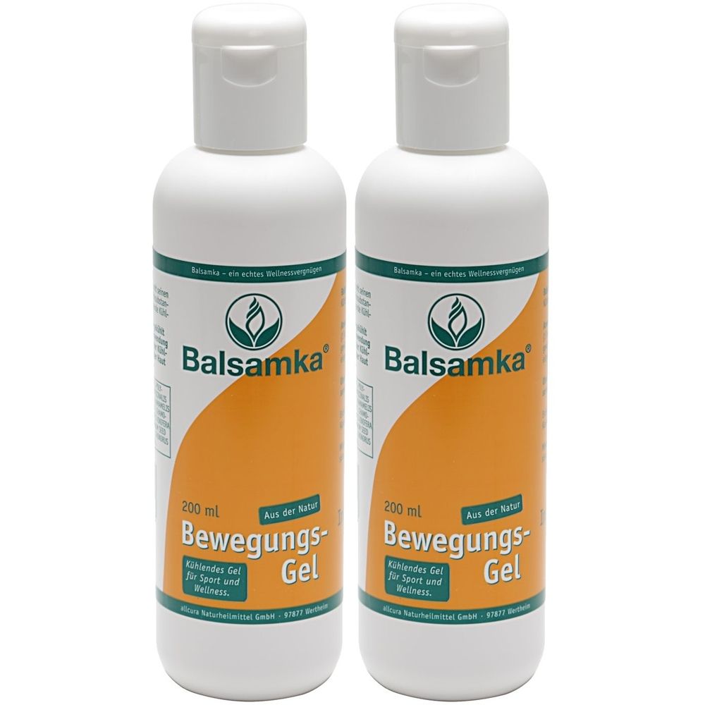 Zwei weiße Flaschen mit Balsamka Bewegungs-Gel. Orangefarbener Streifen mit Produktinformationen. Weiße Deckel.