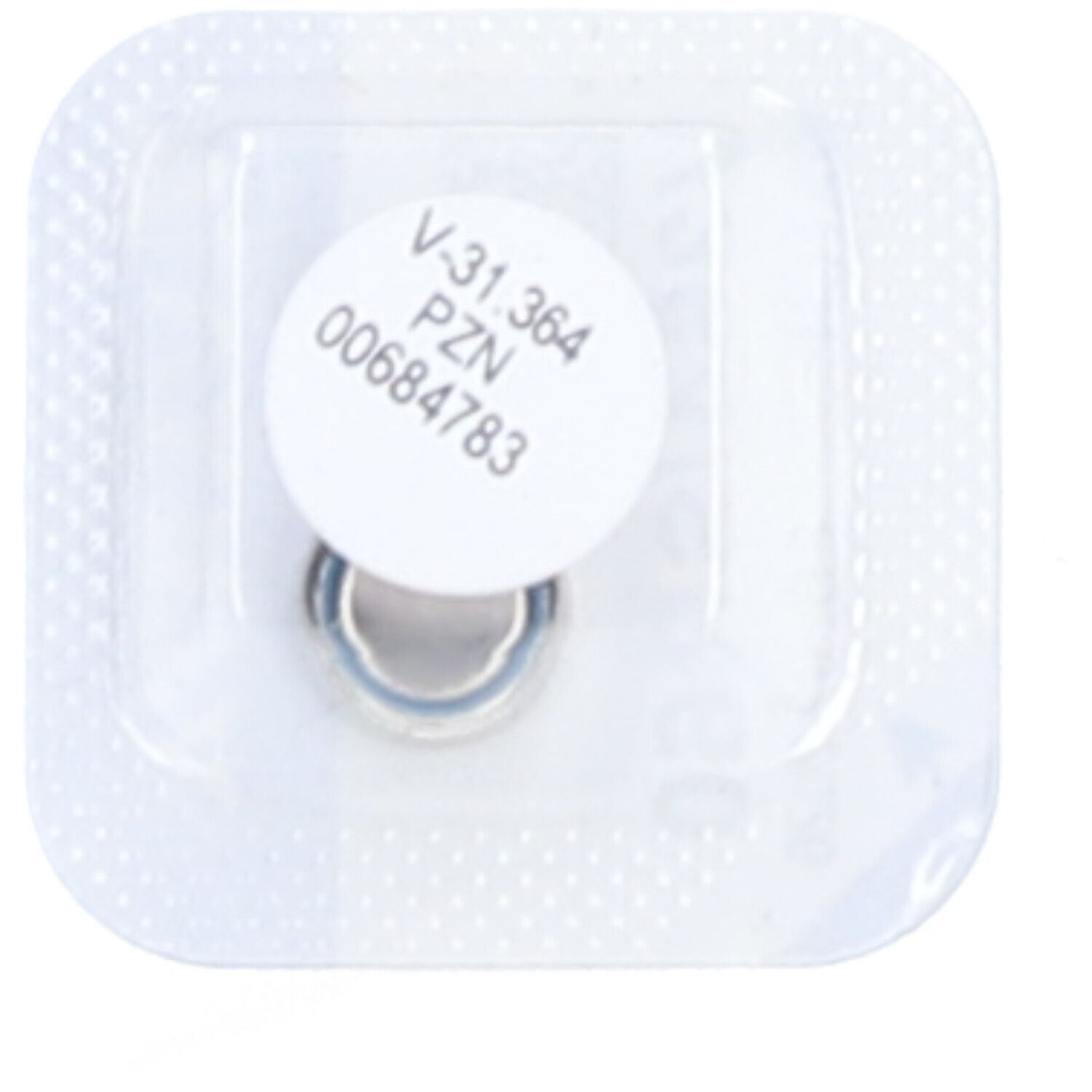 Knopfzelle in Blisterverpackung. Auf der Batterie befindet sich ein weißer Aufkleber mit Text: V-31.364 PZN 00684783.