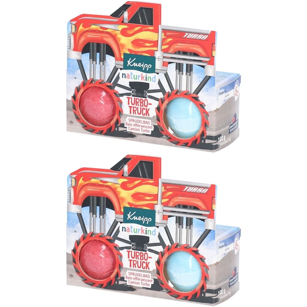 Zwei Packungen Kneipp naturkind Turbo-Truck Sprudelbad. Verpackung in Form eines roten Trucks mit Rädern. Rote und blaue Sprudelbäder sichtbar.