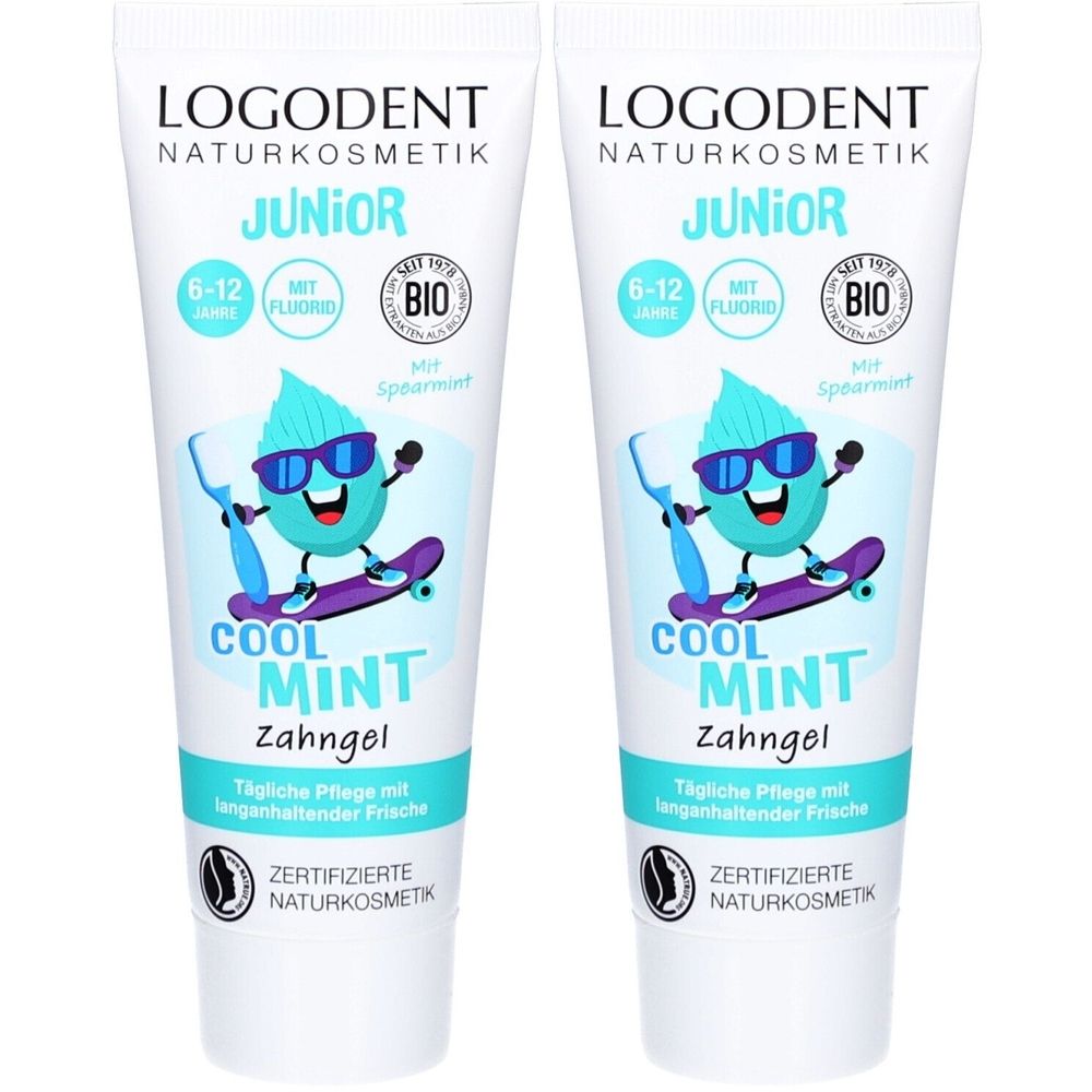 Zwei Tuben Zahngel. Weiß, mit Logo und Illustration. Text: Junior, Cool Mint, Fluorid, Bio. Zertifizierte Naturkosmetik.