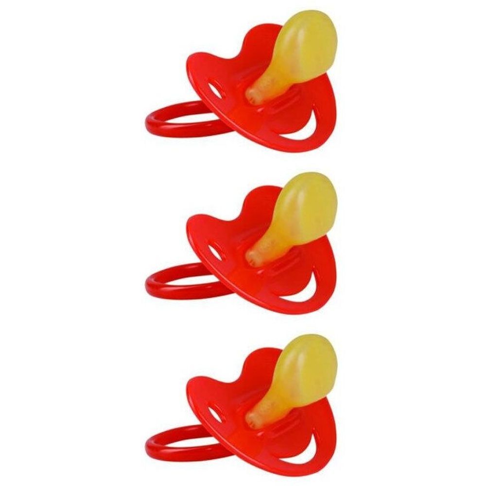 Drei Schnuller mit rotem Schild und gelbem Sauger. Ringförmiger Griff. Kieferorthopädisches Design.
