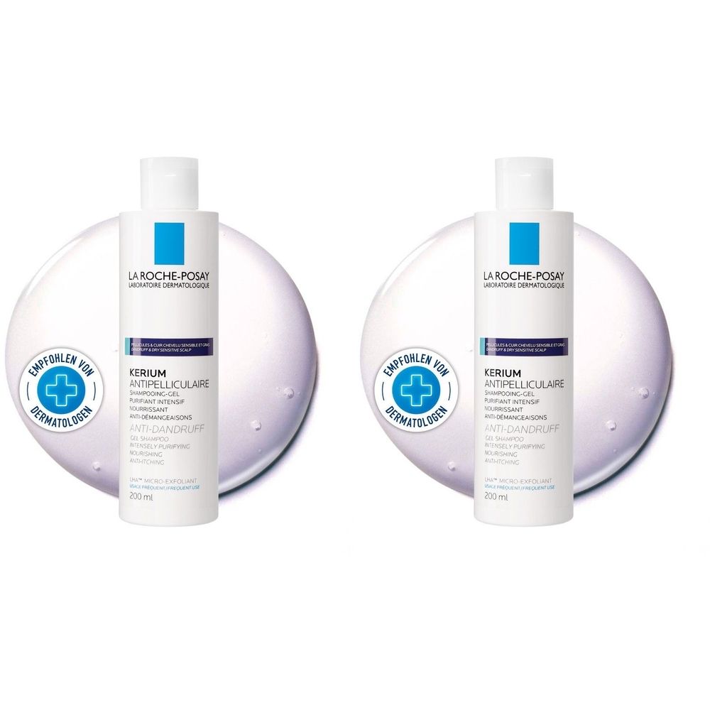 Zwei weiße Flaschen mit blauem Etikett. Aufschrift: La Roche-Posay, Kerium Anti-Schuppen Shampoo. Mit Dermatologen empfohlen.
