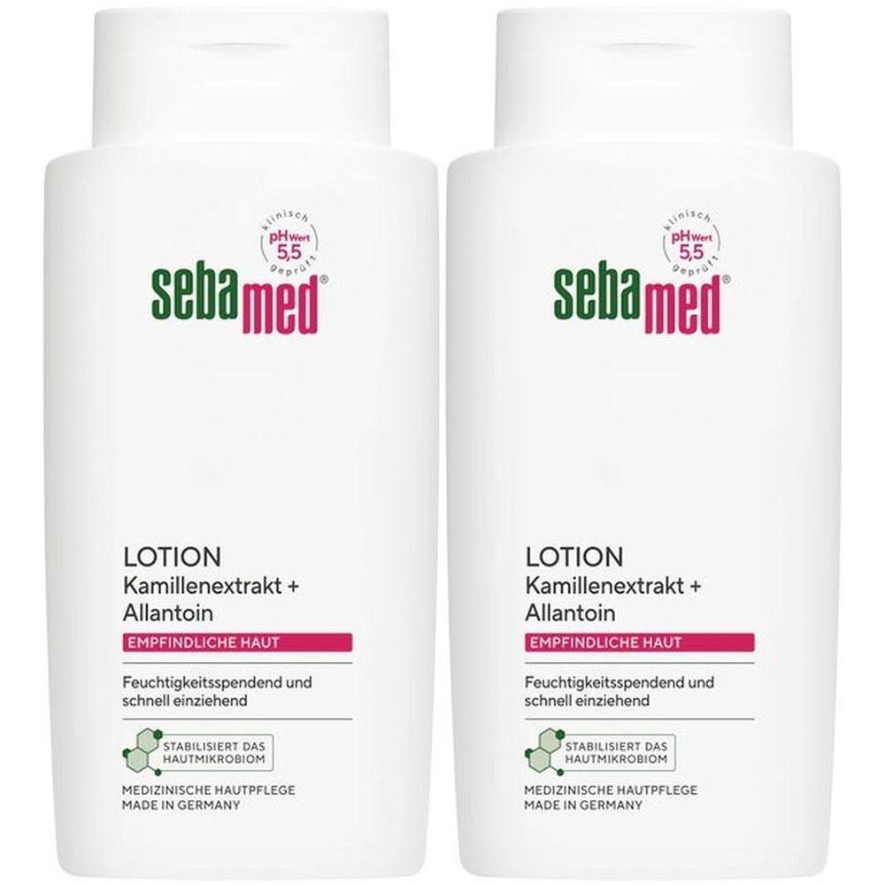Zwei weiße Lotion-Flaschen mit grüner und roter Beschriftung. Aufschrift: sebamed, Lotion, Kamillenextrakt + Allantoin, pH 5,5.