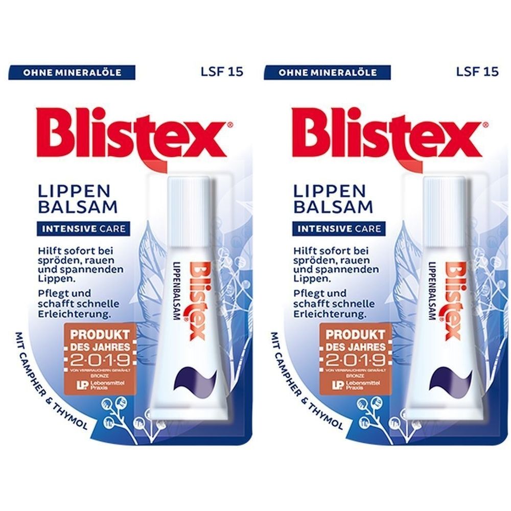 Zwei Blistex Lippenbalsam-Verpackungen. Jede Packung enthält einen Lippenbalsam-Stift. Aufschrift: LSF 15, ohne Mineralöle. Produkt des Jahres 2019.
