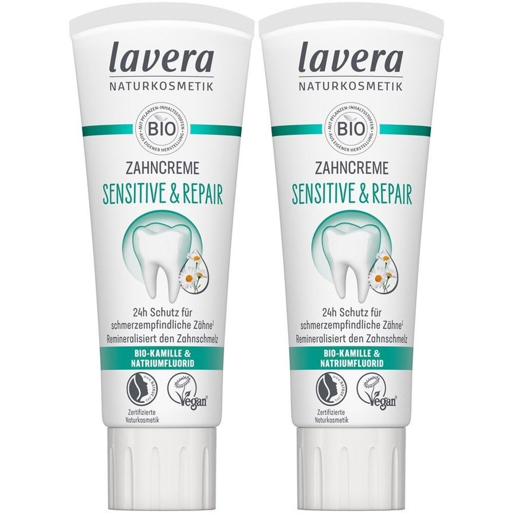 Zwei Tuben Zahnpasta. Aufschrift: Lavera Naturkosmetik, Zahnpasta Sensitive & Repair. Mit Bio-Siegel und Vegan-Logo. Weiße Tube mit grüner Schrift.