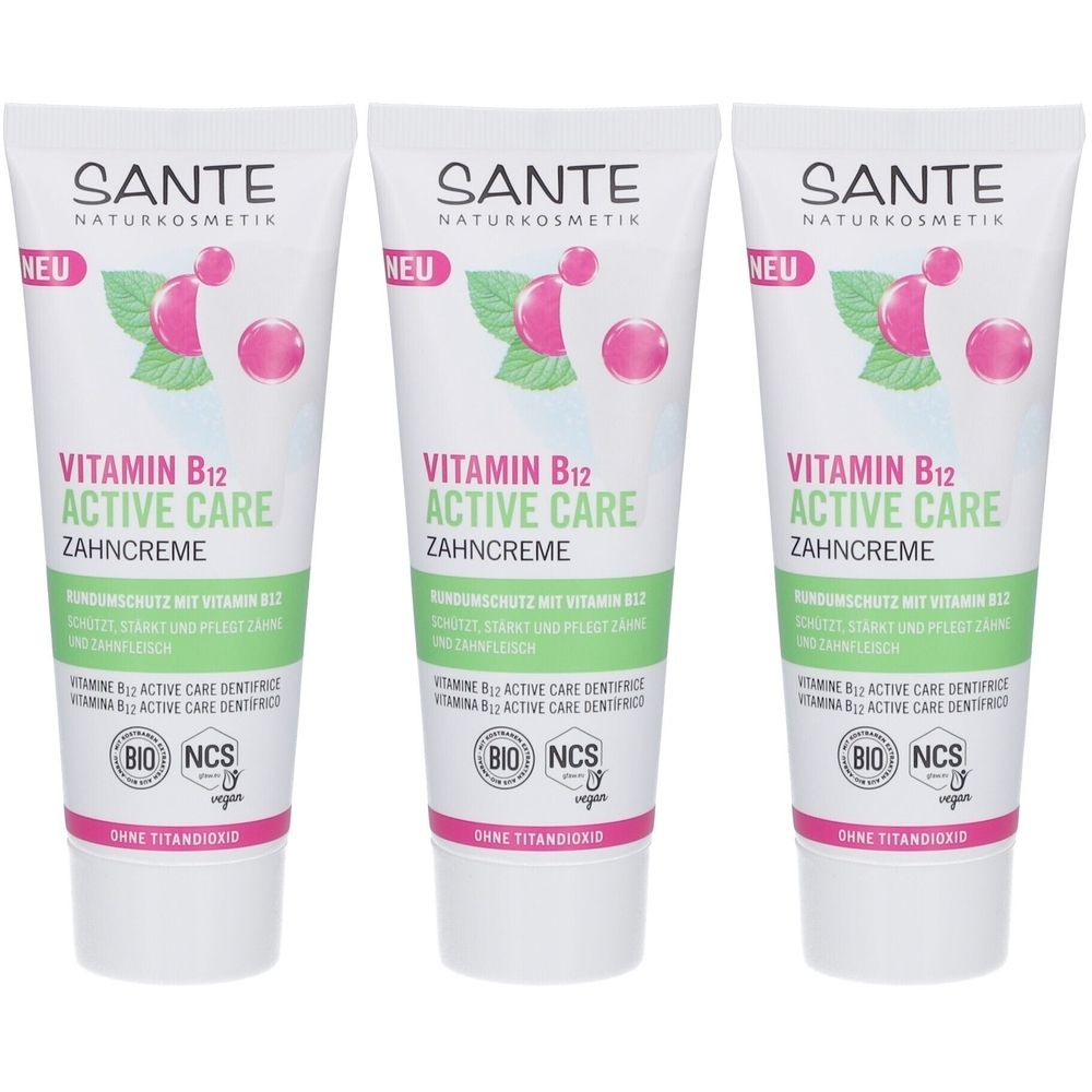 Drei Tuben Zahnpasta. Auf jeder Tube steht "SANTE", "Vitamin B12 Active Care Zahncreme". Bio-Siegel und "vegan" sind ebenfalls sichtbar.