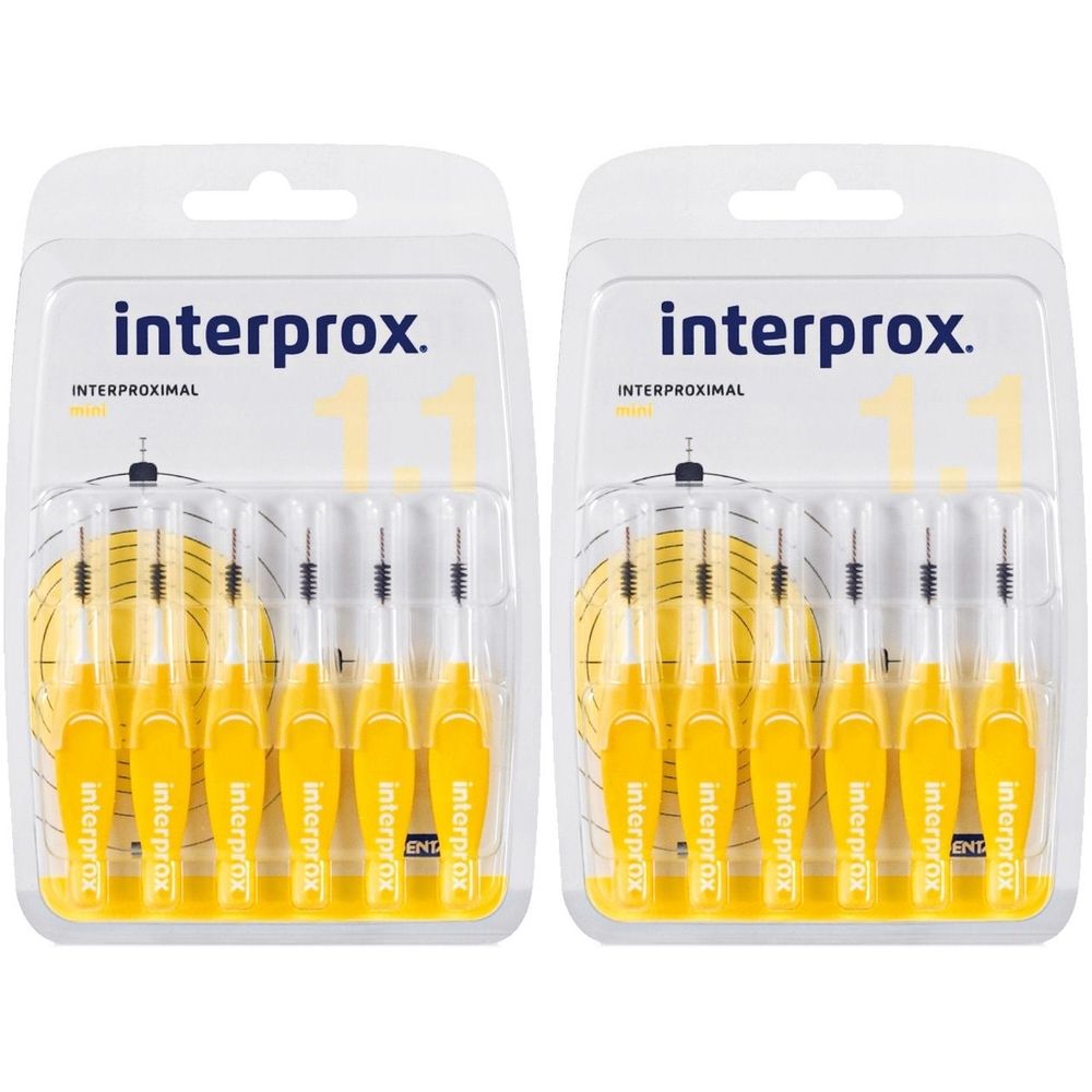 Zwei Blisterpackungen mit gelben Interdentalbürsten. Jede Packung enthält sechs Bürsten mit gelben Griffen und schwarzen Borsten. Beschriftung: interprox.