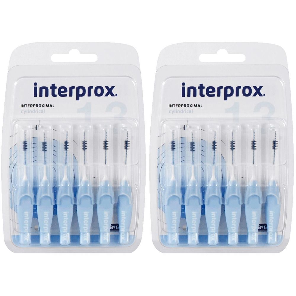 Zwei Packungen mit interprox®-Zahnzwischenraumbürsten. Jede Packung enthält mehrere Bürsten in einer transparenten Blisterverpackung.