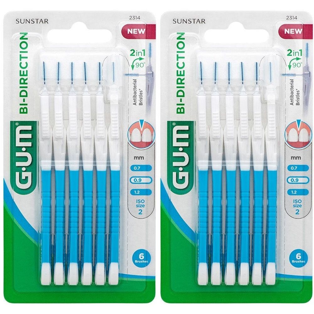 Zwei Packungen GUM Bi-Direction Interdentalbürsten. Jede Packung enthält sechs Bürsten mit blauen Griffen und weißen Borsten. Größe 0,9 mm.