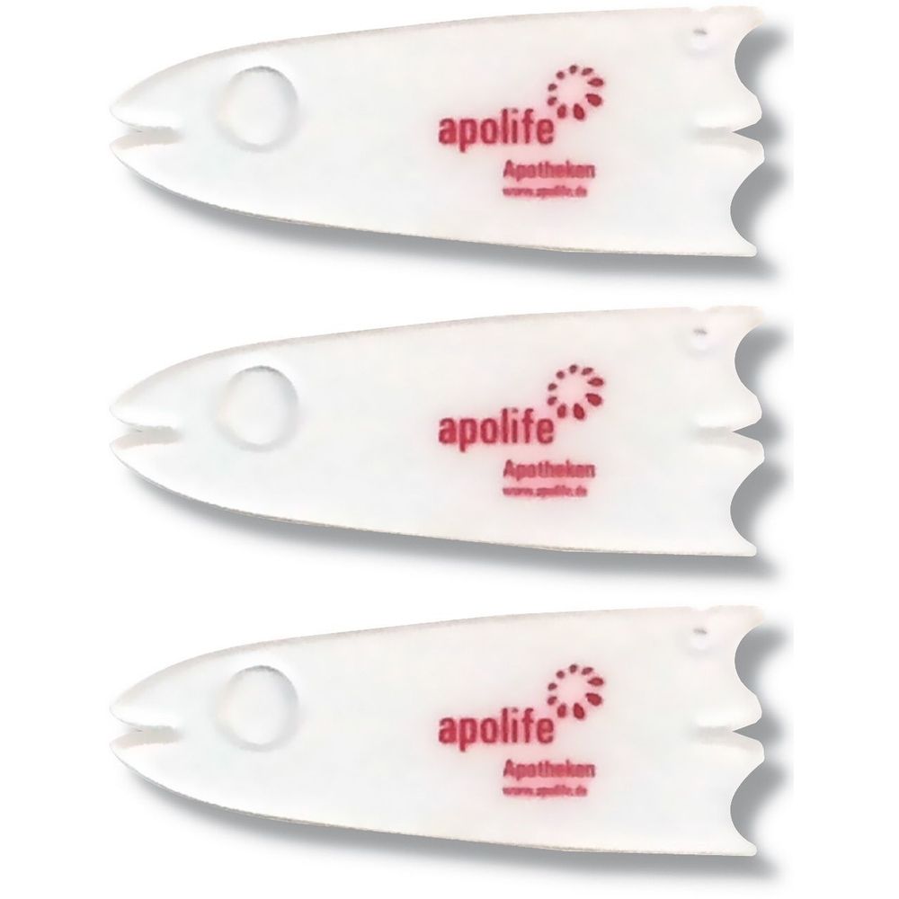 Drei weiße Zeckenkarten mit rotem apolife-Logo. Fischförmig mit Loch und Kerben. Apotheken-Produkt.
