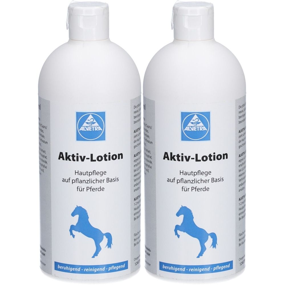 Zwei weiße Flaschen mit weißem Deckel. Aufschrift: Aktiv-Lotion, Hautpflege für Pferde. Logo: blaues Pferd.