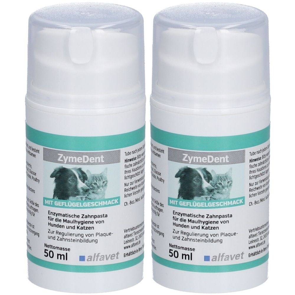 Zwei weiße Flaschen ZymeDent mit grünen Etiketten. Aufschrift: Enzymatische Zahnpasta für Hunde und Katzen. Mit Geflügelgeschmack. Nettomasse 50 ml.