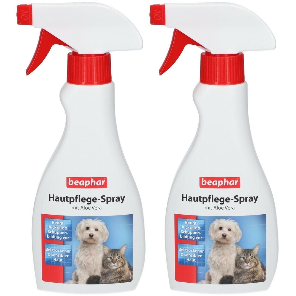 Zwei weiße Sprühflaschen mit rotem Sprühkopf. Aufschrift: beaphar Hautpflege-Spray mit Aloe Vera. Abbildung eines Hundes und einer Katze.