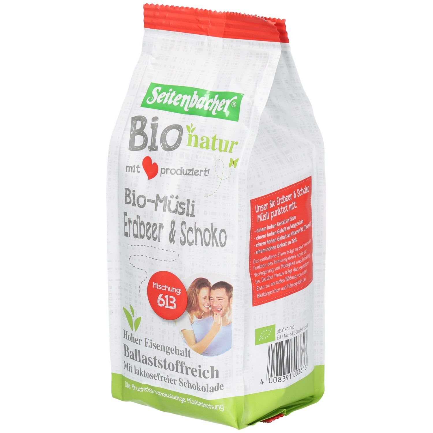 Verpackung Seitenbacher Bio-Müsli Erdbeer & Schoko. Weißer Beutel mit rotem Verschluss. Enthält Logo, Produktname, und Angaben zu Inhaltsstoffen.