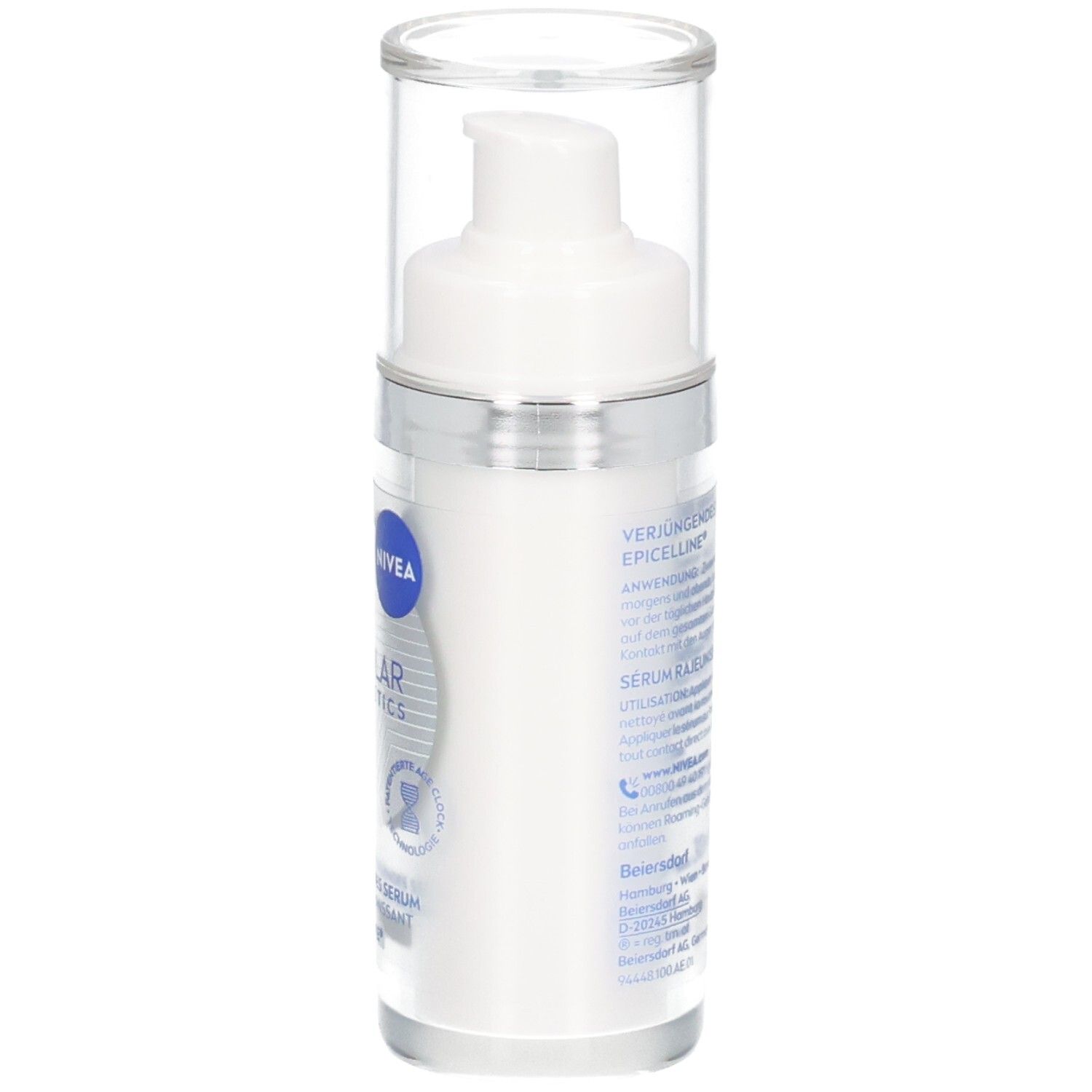 Weißer Serum-Flakon mit Pumpe und transparentem Deckel. Blaue NIVEA-Marke und CELLULAR EPIGENETICS-Logo.
