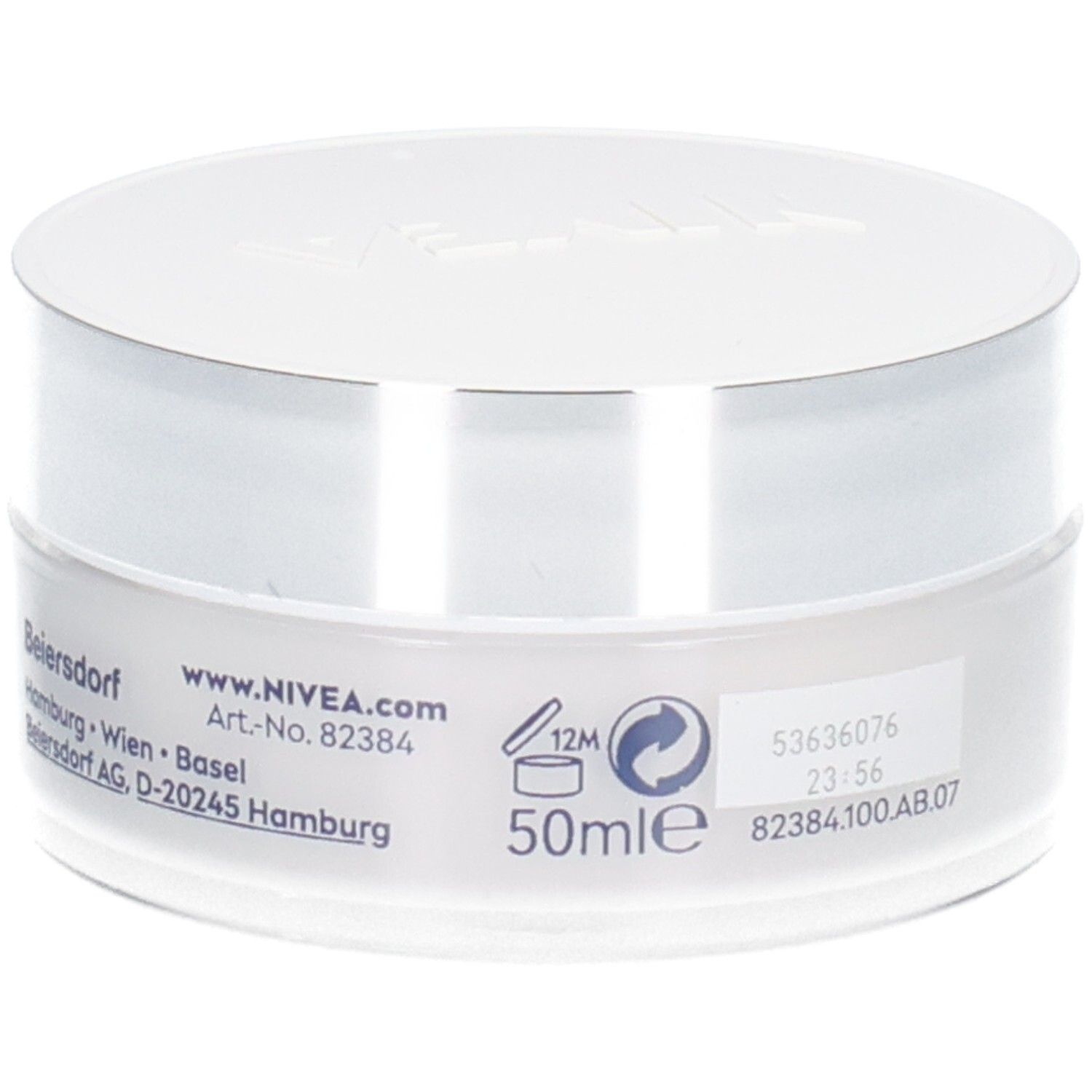 Weißer Tiegel mit silbernem Deckel. Aufschrift: NIVEA, 50ml, Adresse. Recycling-Symbol.