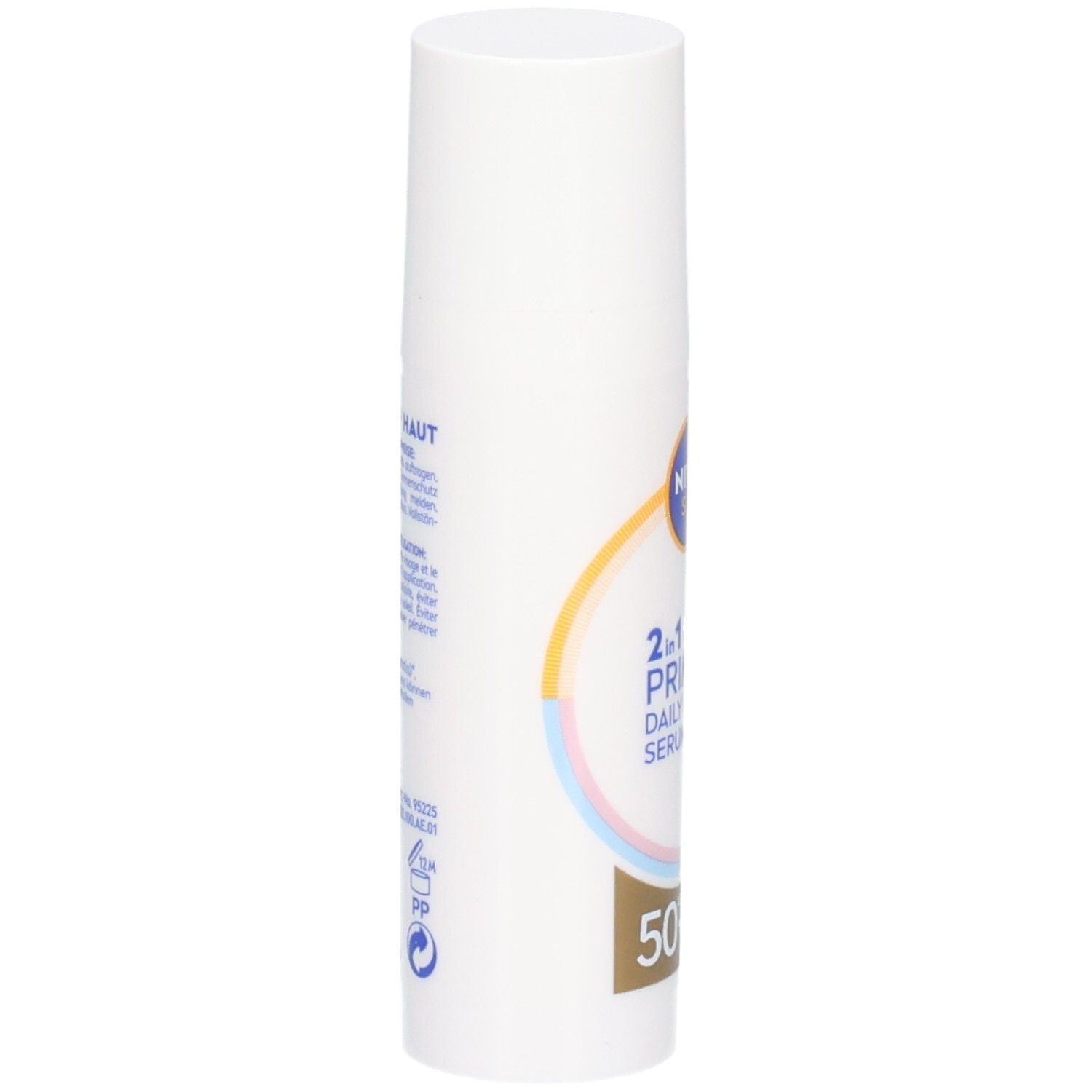 Weiße Flasche NIVEA SUN 2in1 Primer Daily UV Serum. Seite mit Text und Logos. 50+ LSF. Produktinformationen.