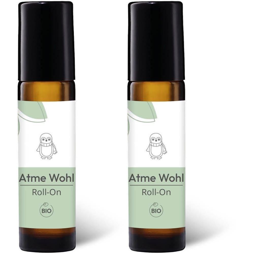 Zwei Roll-On-Flaschen mit schwarzem Deckel und Etikett. Aufschrift: Atme Wohl Roll-On, BIO. Mit Pinguin-Illustration.